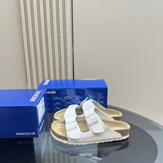 高版本出厂 Birkenstock 24Ss秋冬新款厚底必备勃肯沙滩托鞋，博肯凉鞋 调配醇厚内敛的色调，自带优雅气质，在闲适氛围里尽情释放london于行走 一